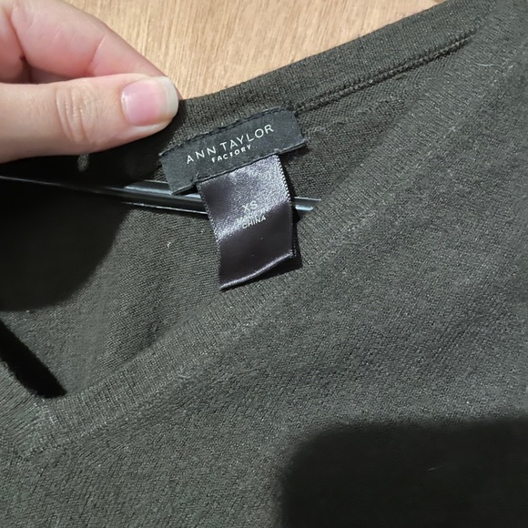 Ann Taylor shirt - Picture 2 of 2